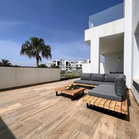 Tropical Ground Floor Pp24 *
